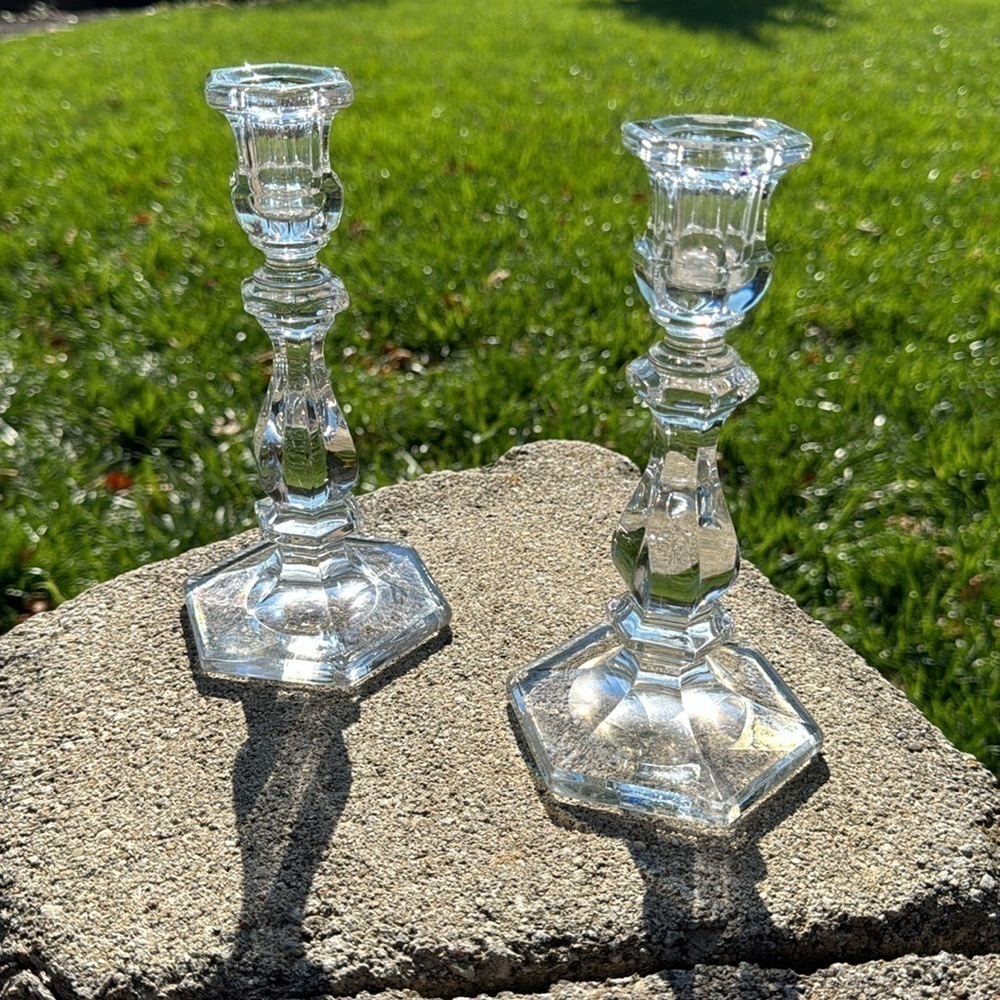 VINTAGE~HEISEY PEERLESS~WILLIAMSBURG PATTERN~CRYSTAL CANDLEHOLDERS~PAIR~NICE~G21 - Picture 3 of 8